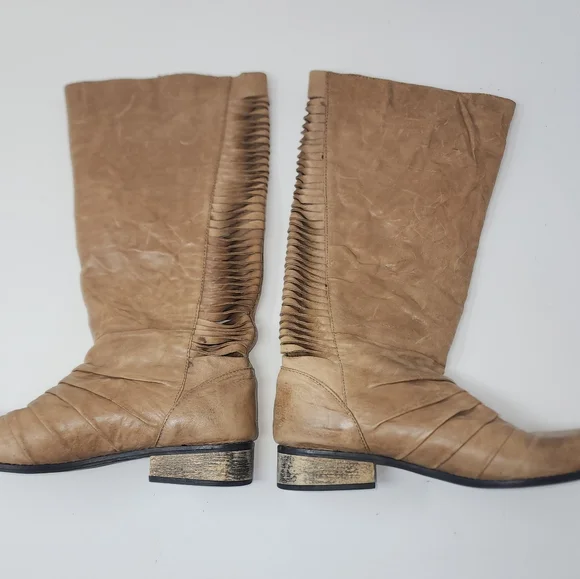 Very Volatile Fringe Riding Boot Leather Taupe women's 6.5 - Picture 15 of 16